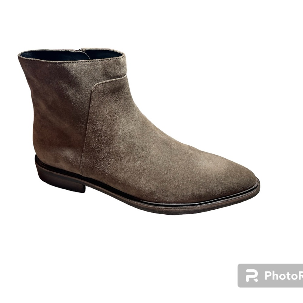 NIB Women’s Via Spiga V-Evanna2, Suede Water Resistant Bootie. US size 10 - Picture 6 of 6